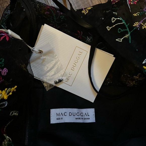 MAC DUGGAL Embroidered Illusion Puff Sleeve Column Gown - Picture 5 of 5